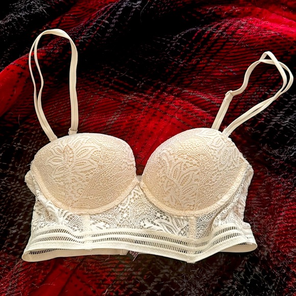 34b Victoria’s Secret balconette/corset bra - Picture 1 of 3